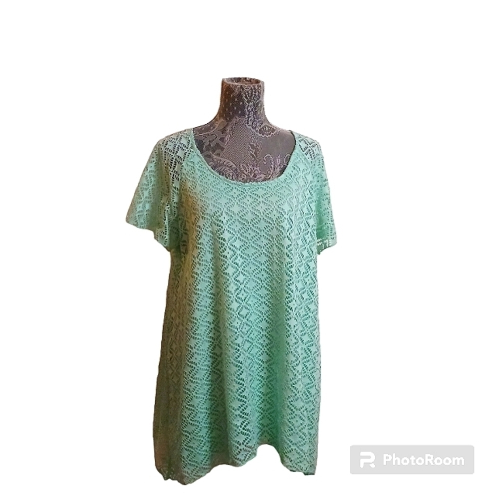 Light Green Lace Short Sleeve Top Asymmetrical Hem, Size XL